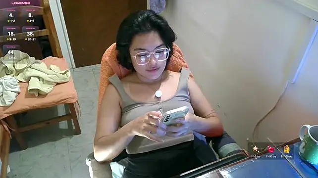 Meeliivee - HAND JOB AND BLOWJOB
