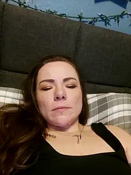 Gangsterbitch - Start rubbin n fuckin my tight pussy