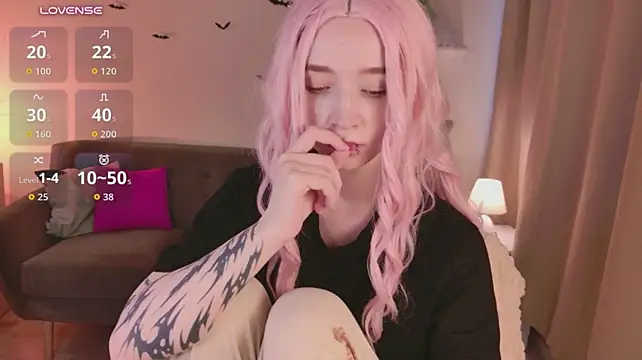 MelissaReis - Squeeze my nipples