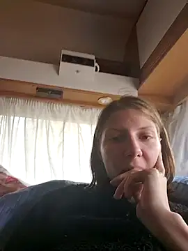 Carriemausi - Nippel in die Kamera 🍆