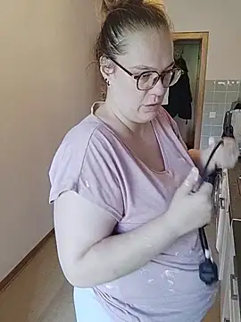 GermanNerdyAlice - 😇 Suck 2 Fingers
