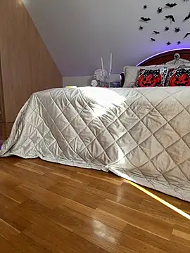YourLittleDevil - Dildo in pussy + control toy
