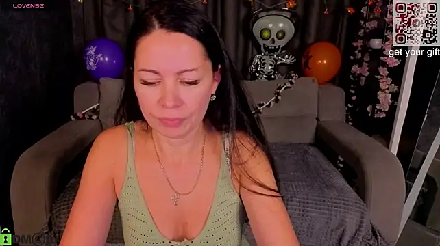 Maria_Howard - kneading boobs in front of the camera