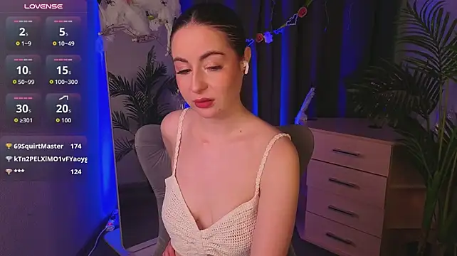 Kaylee_Blush - Massage boobies and look at the cam 1 mi