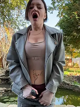 CherryBombs- - SPANK A NAKED BUTT