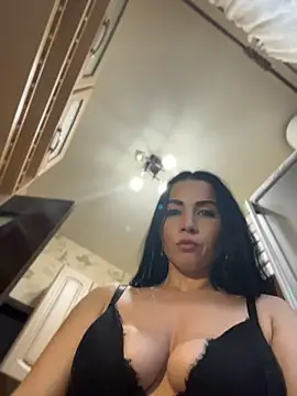 CrazzyChicks - Stand in a puddle and squirt more