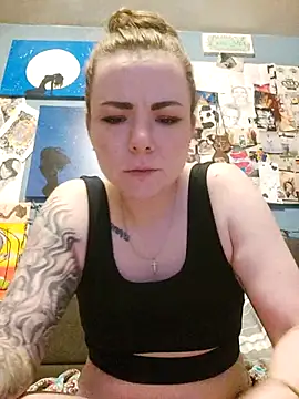 Gangsterbitch - Start rubbin n fuckin my tight pussy