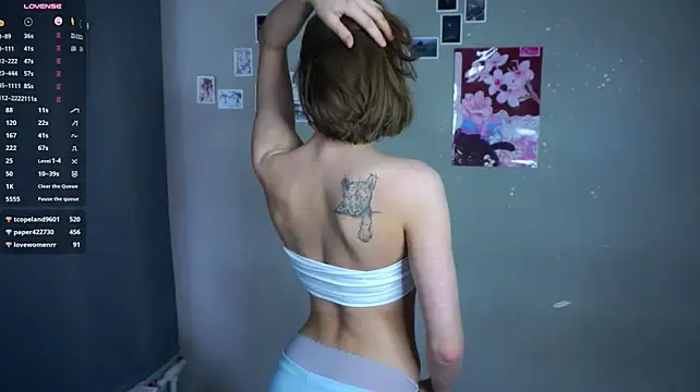 ElvinaBusuttill - aww suck my finger closer...