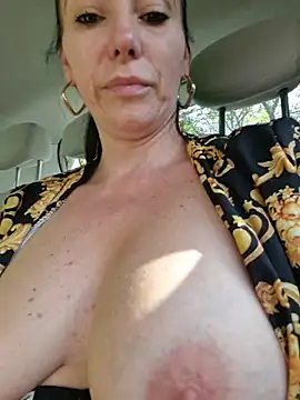 Milflovelyxxx - tease me with your touch. make me wet