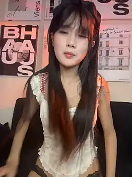 Xiaoxiao1001 - 嘴里口小鸡巴 下面蹭大鸡巴 五分钟