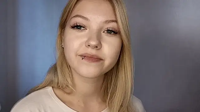 ChantellStremmel - close contact with the eyes