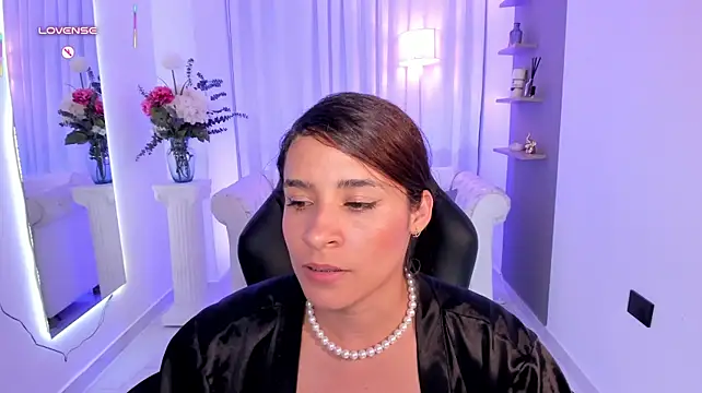 Hanna_mils - touch pussy with panty 😈😈