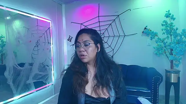 Silvana_lane - A finger in my ass 🍑