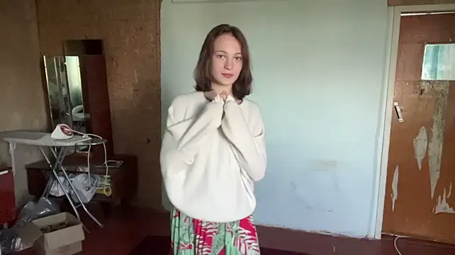 BrittanyLebowitz - Close eye contact