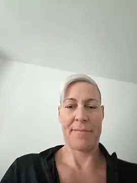DarleenHot - Twerk over Face/ Lt GG Video