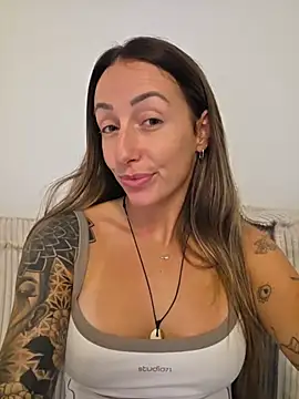 NicoleKaiser - Show my Ass