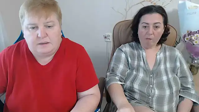 Lindy-Jeanie - both naked