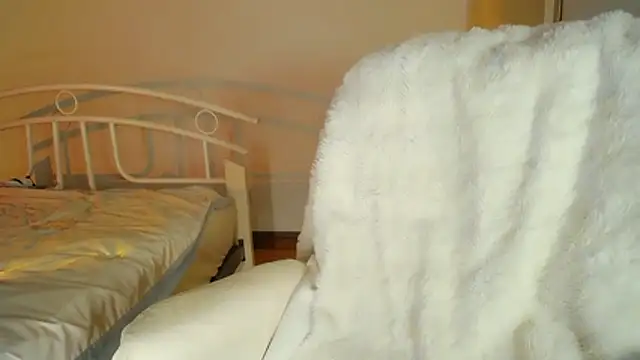 Xxx719042 - 内裤嘞逼逼一线天