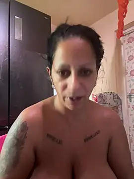 Wildfarmbabe - Tits oil show / cici olajozás