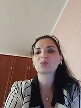 LeylaStaarX - I play with my boobs