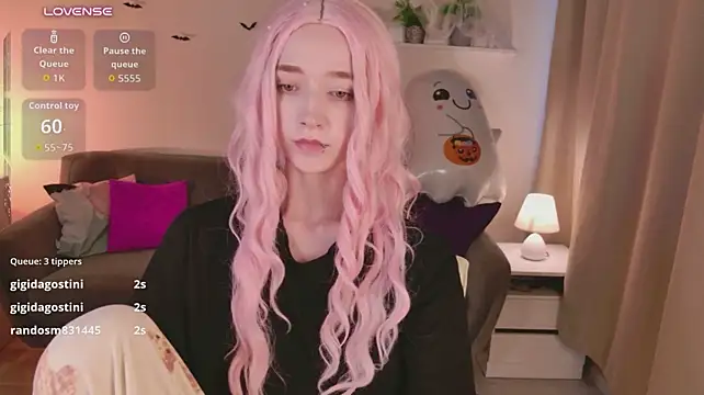 MelissaReis - Squeeze my nipples