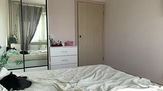 FatimaCarbonell - Should I wear a red sexy dress with heel