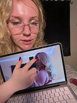Ms_CherrySnow - Deepthroat dildo 3 minutes