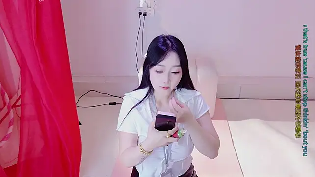 Luna1314 - 换性感红色肚兜跳热舞~