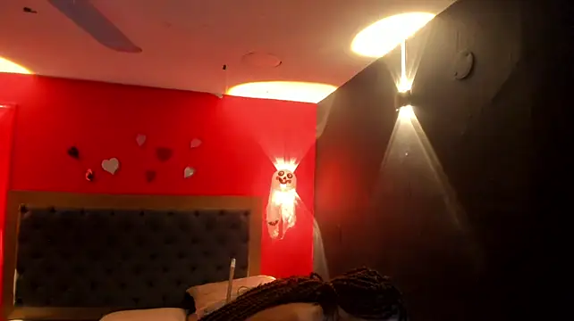 YayaHilton - whip my ass 🍑🍑