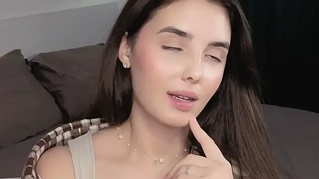 JuliDahill