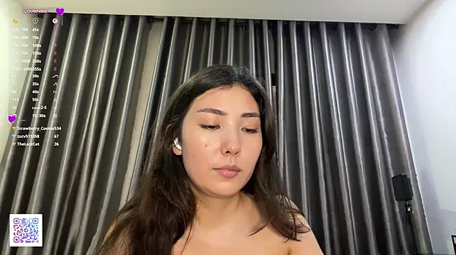 LindaHernandez - Naughty hand in panties rub pussy