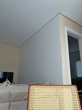 Carolinecbso - Dando a buceta pra amiga com o dildo