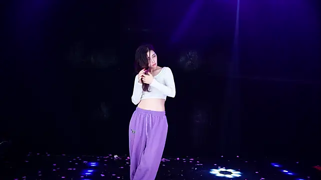 IAV-001 - 双人性感地毯贴贴舞＋个人性感灯管舞＋集体小零食