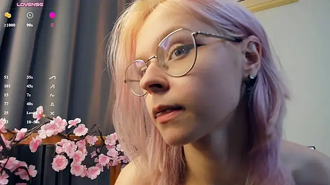 Soft_Static - Play with nipples close to cam ^^