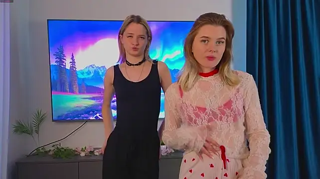 JonieBirdette - 💋 to lick the neck 🫦
