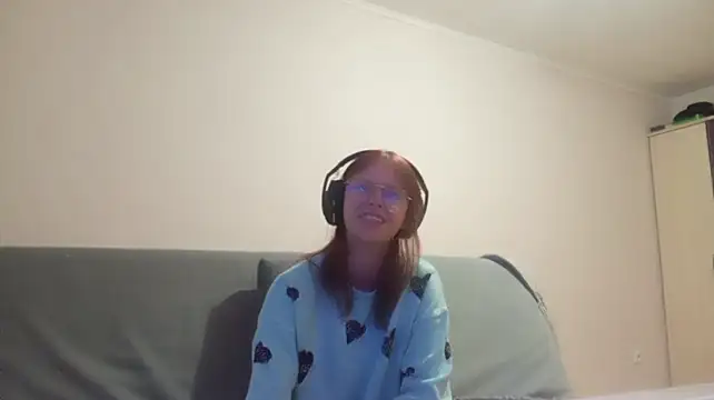 GladySteifle - Play with hair