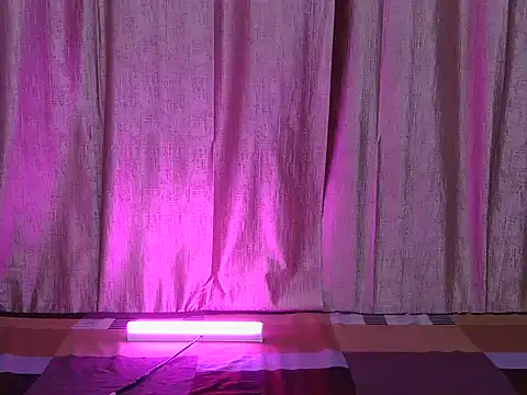Hot-nayraa
