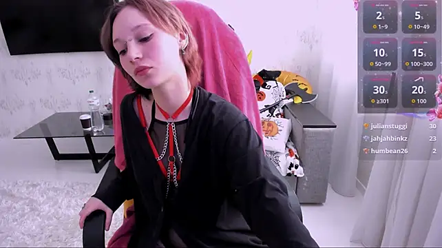 VikaViktoria - take off one's shirt(❁´◡`❁)