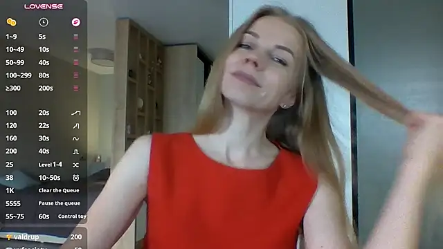 TinaDiamond - Show wet shirt