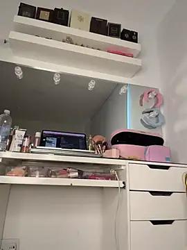 MaiahDolls - show ass