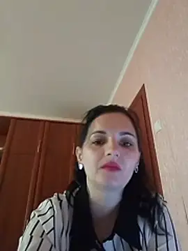 LeylaStaarX - I play with my boobs