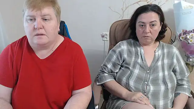 Lindy-Jeanie - both naked