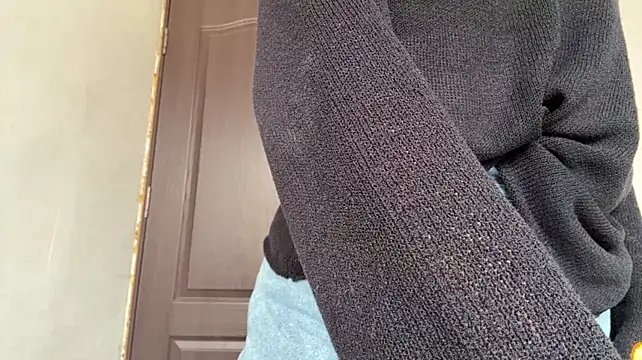 RolandeRohrs - Show my cute belly close up!🥰