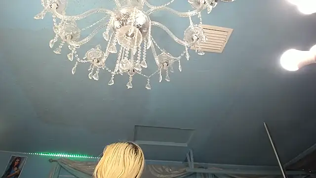 ADRIANNA_FOX - show tits