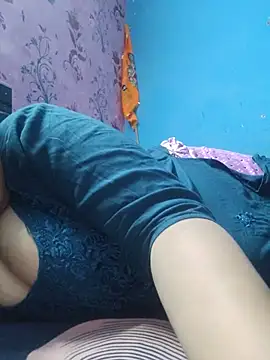 Seema_99 - Full nude public me
