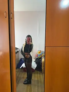 Thegirlofthemirror - Doggy e culo aperto
