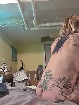 MaddisonX - Play with pussy