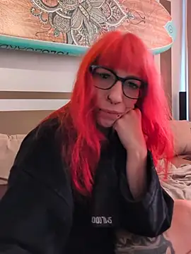 Ruby_Rebel - Show and spread Pussy
