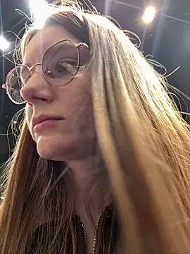 FReyja_44 - Show tits