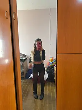 Thegirlofthemirror - Doggy e culo aperto